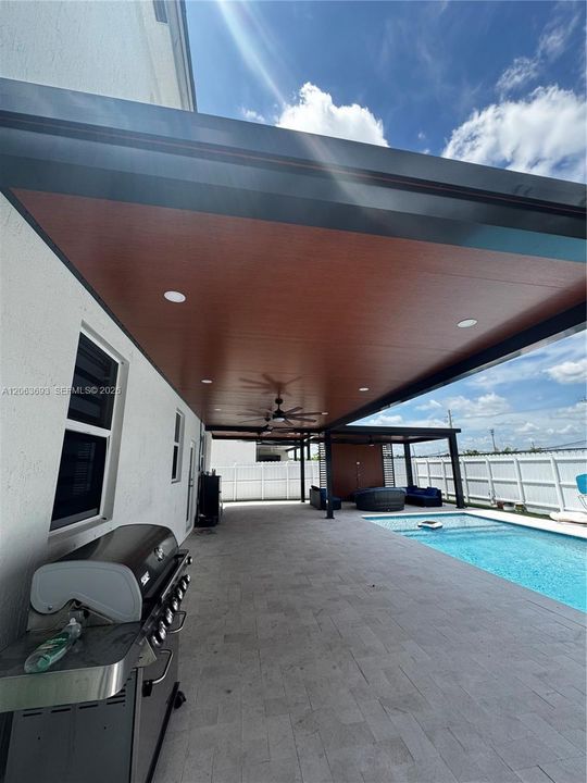 For Sale: $950,000 (4 beds, 3 baths, 2415 Square Feet)