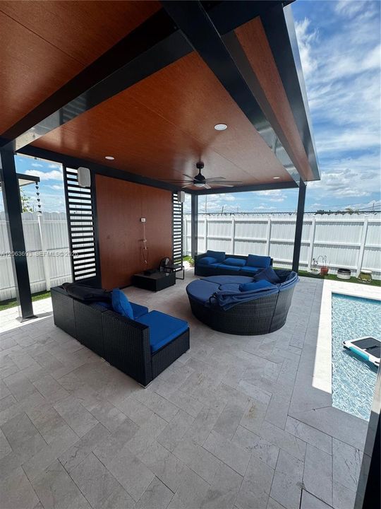 For Sale: $950,000 (4 beds, 3 baths, 2415 Square Feet)