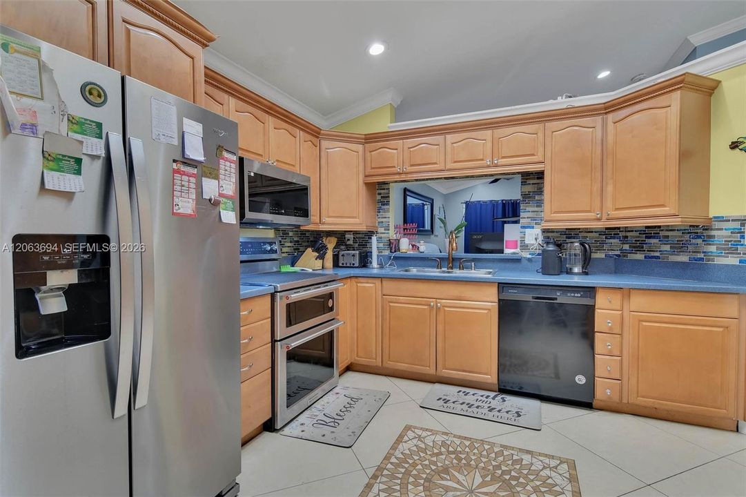 На продажу: $489,000 (3 спален, 2 ванн, 1317 Квадратных фут)