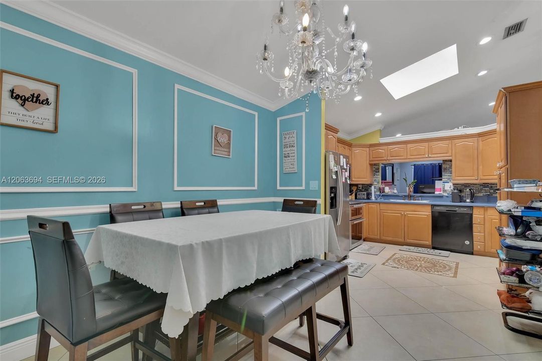 На продажу: $489,000 (3 спален, 2 ванн, 1317 Квадратных фут)
