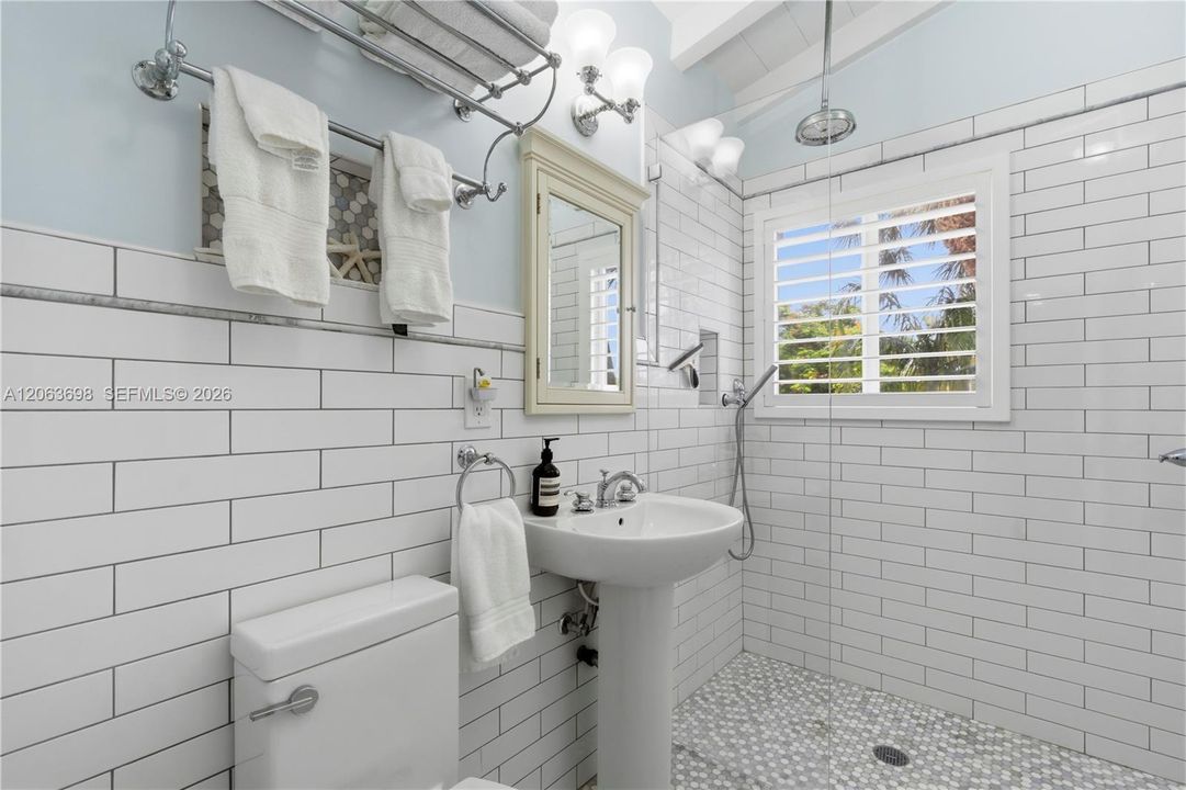 En Venta: $1,595,000 (3 camas, 2 baños, 1833 Pies cuadrados)