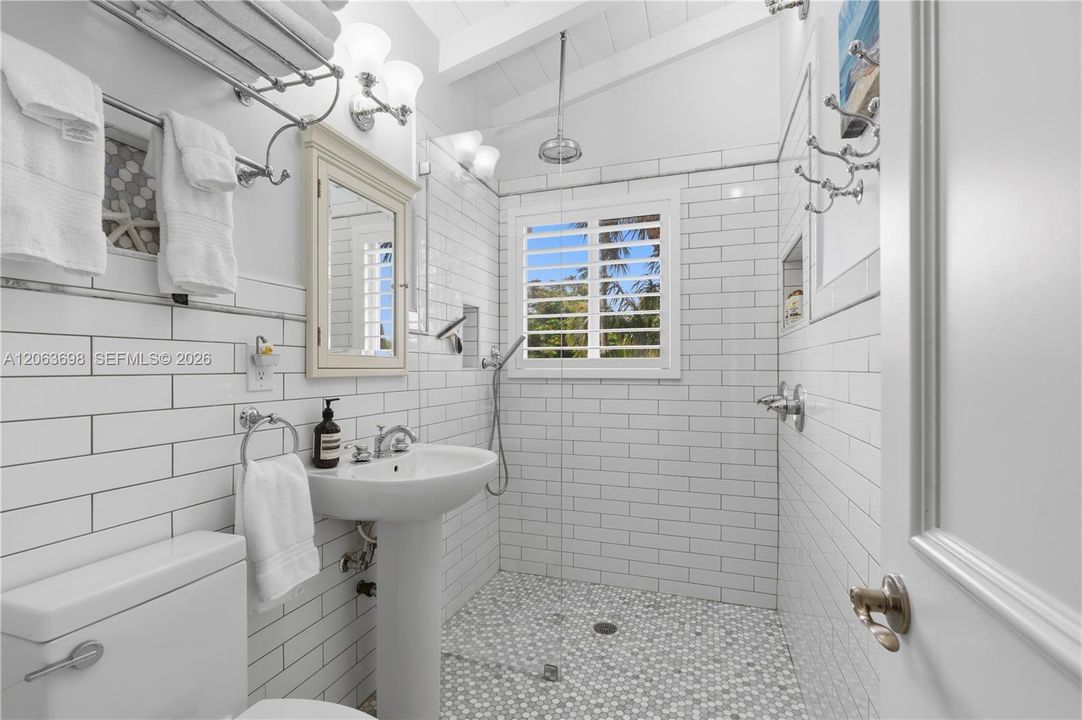 En Venta: $1,595,000 (3 camas, 2 baños, 1833 Pies cuadrados)