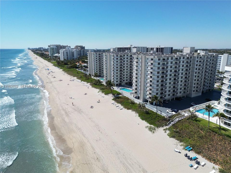 For Sale: $429,000 (1 beds, 1 baths, 900 Square Feet)