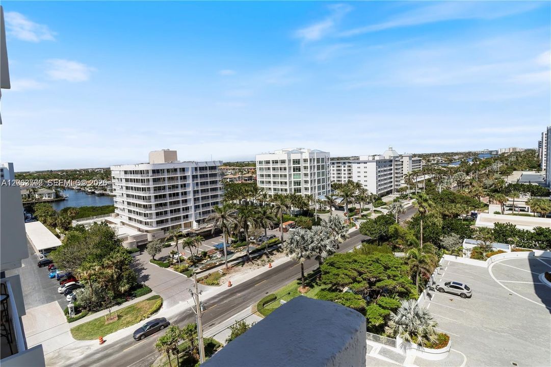 For Sale: $429,000 (1 beds, 1 baths, 900 Square Feet)