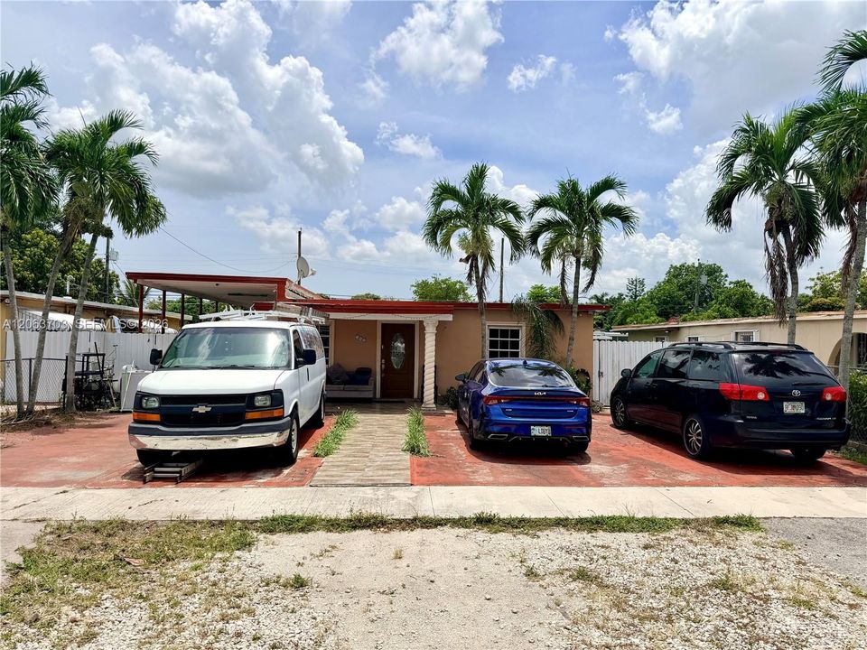 На продажу: $749,999 (7 спален, 6 ванн, 1481 Квадратных фут)