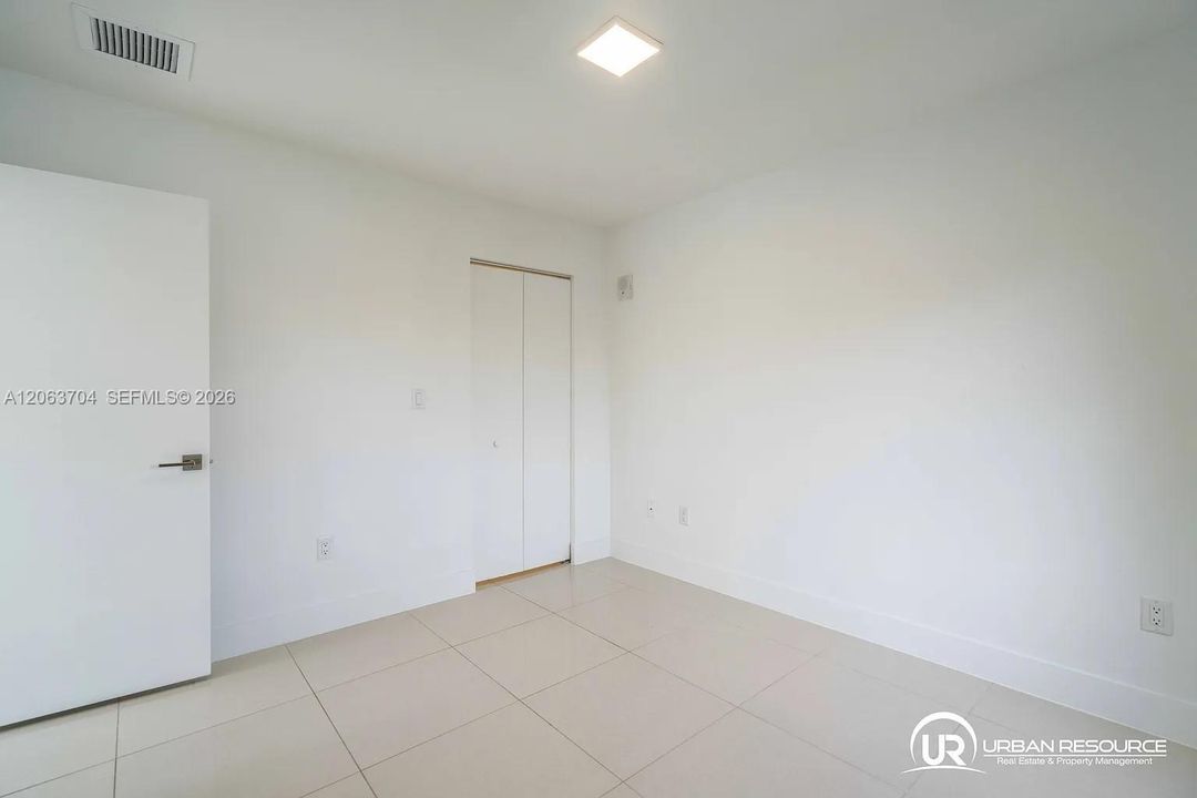 В аренду: $1,975 (1 спален, 1 ванн, 18663 Квадратных фут)