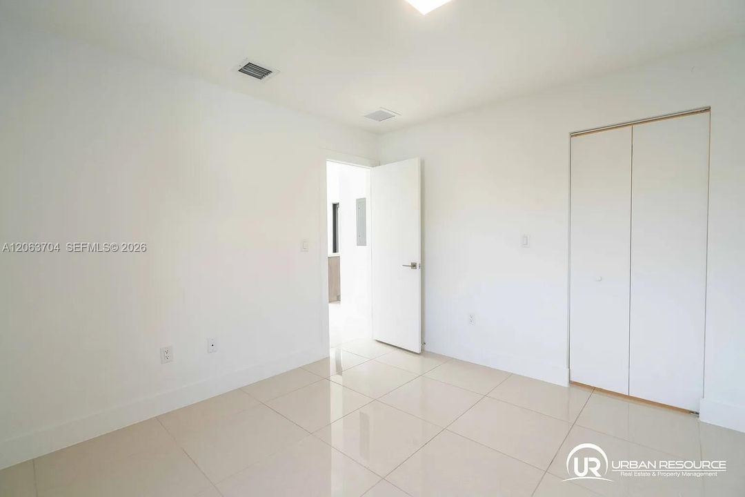 В аренду: $1,975 (1 спален, 1 ванн, 18663 Квадратных фут)