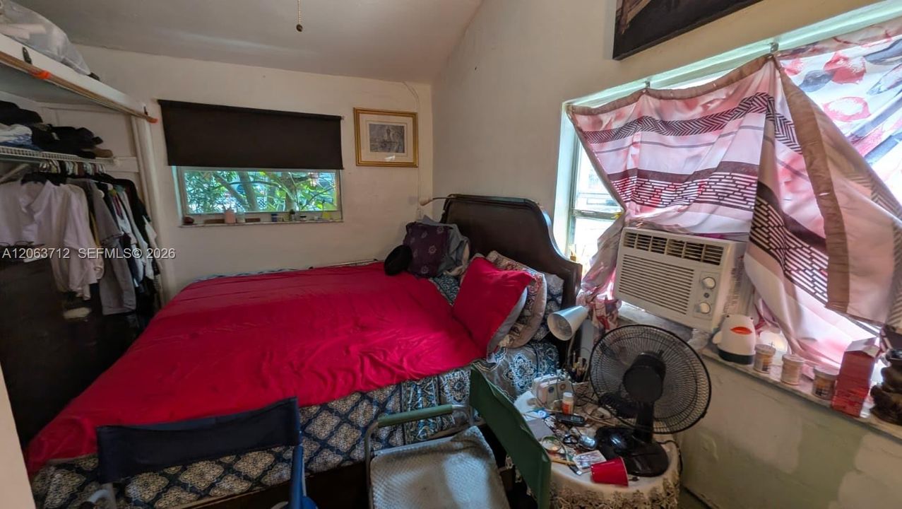 For Sale: $790,000 (2 beds, 1 baths, 1472 Square Feet)