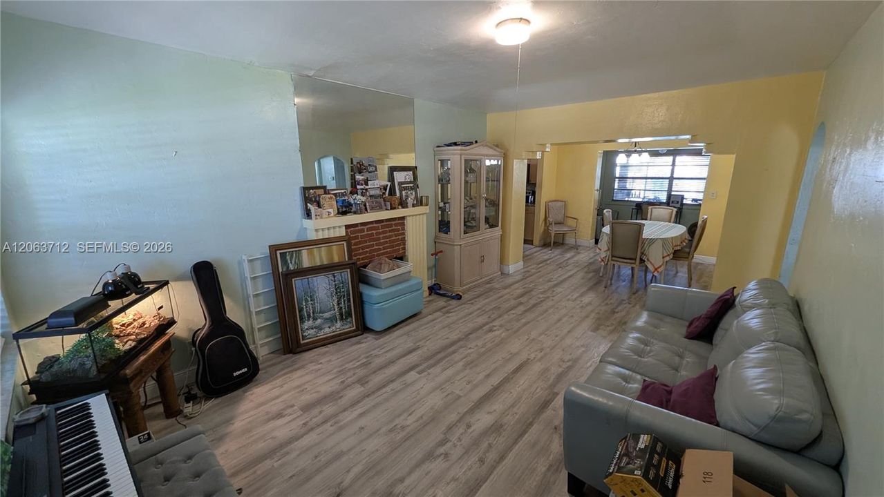 For Sale: $790,000 (2 beds, 1 baths, 1472 Square Feet)