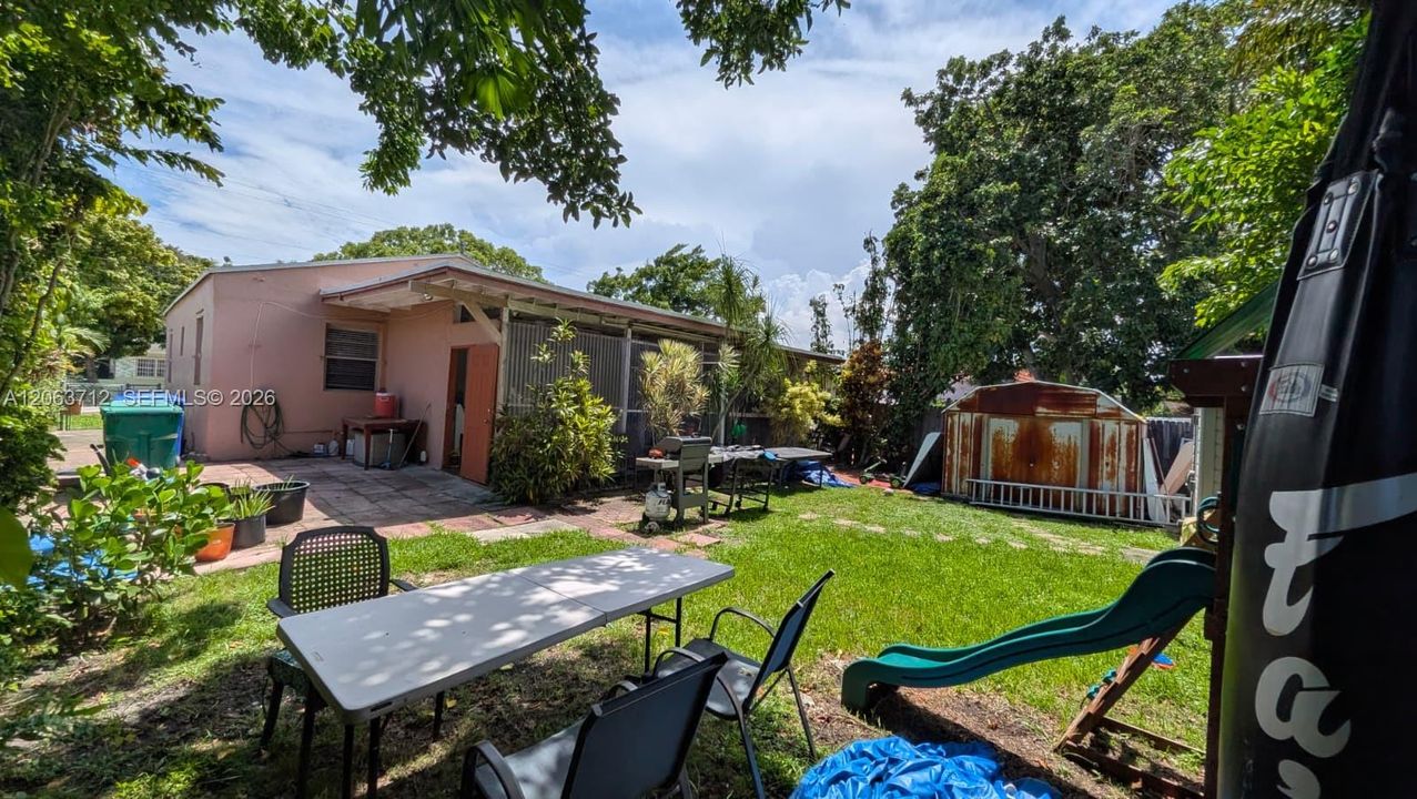 For Sale: $790,000 (2 beds, 1 baths, 1472 Square Feet)