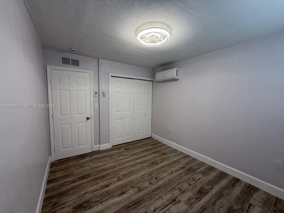 В аренду: $1,800 (1 спален, 1 ванн, 1650 Квадратных фут)