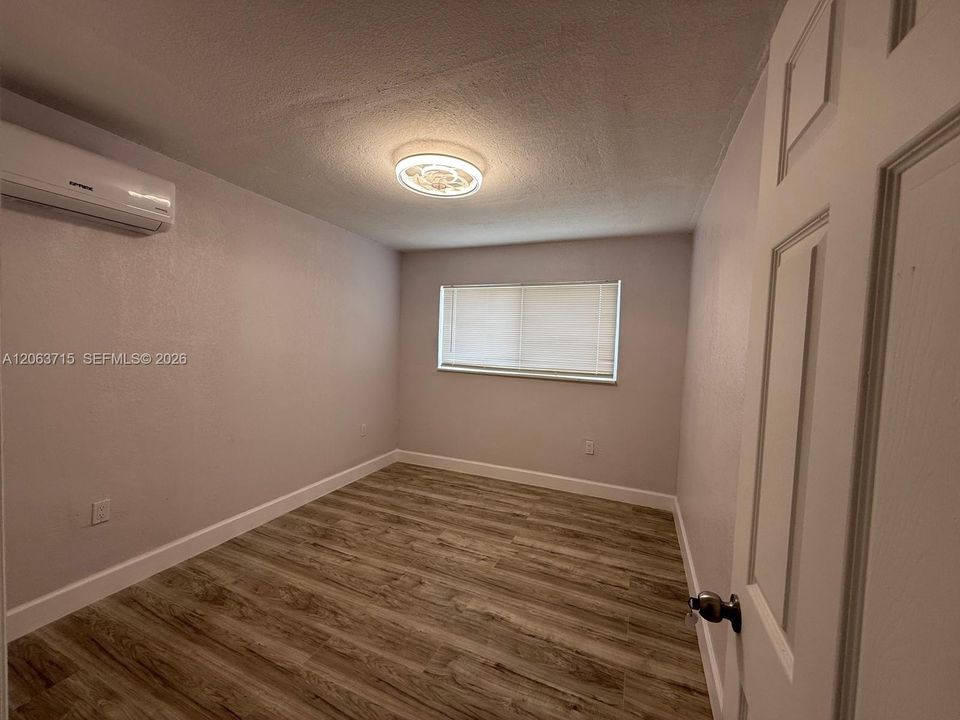 В аренду: $1,800 (1 спален, 1 ванн, 1650 Квадратных фут)