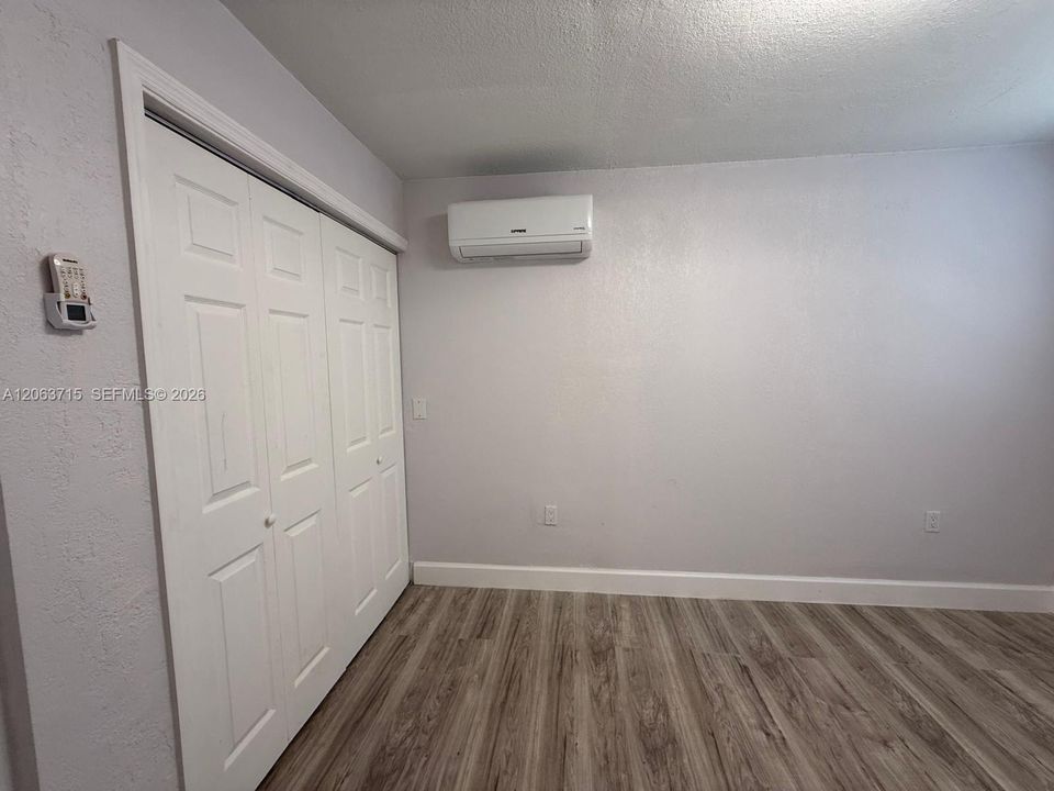 В аренду: $1,800 (1 спален, 1 ванн, 1650 Квадратных фут)
