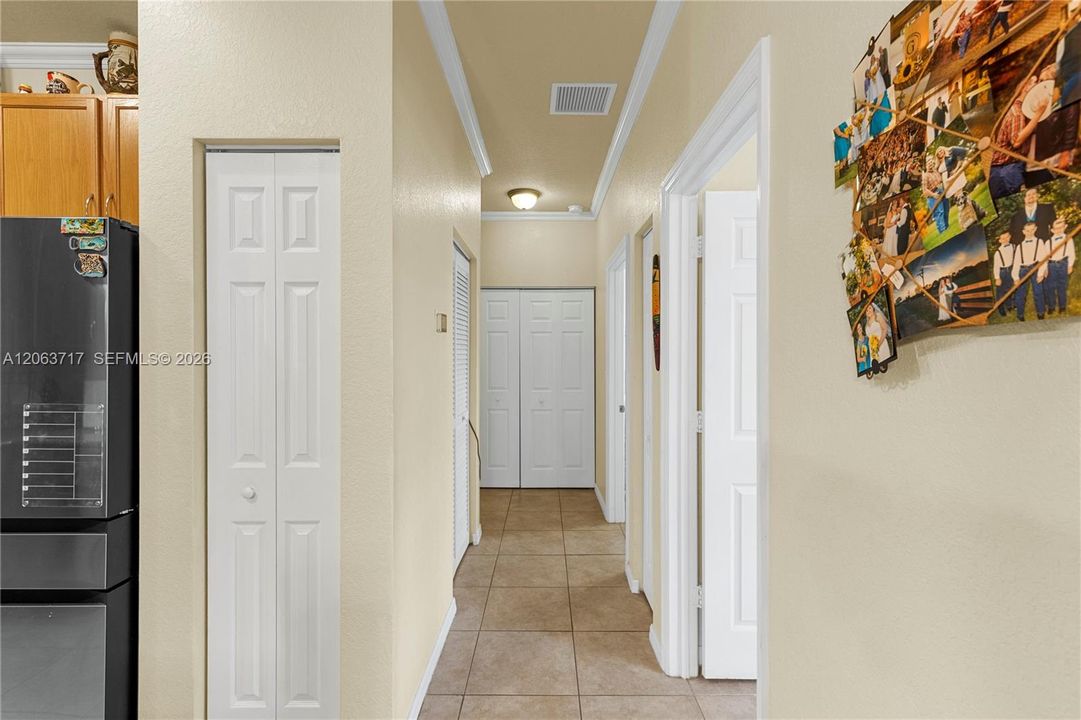 En Venta: $310,000 (3 camas, 2 baños, 1210 Pies cuadrados)
