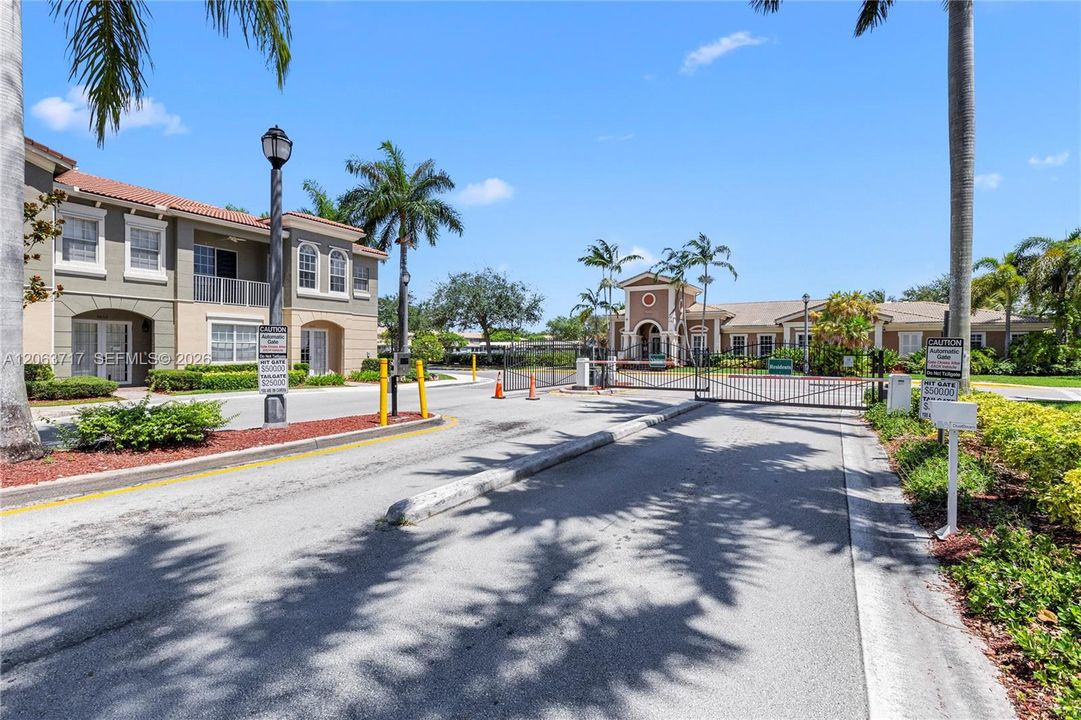 En Venta: $310,000 (3 camas, 2 baños, 1210 Pies cuadrados)