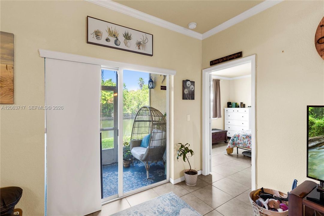 En Venta: $310,000 (3 camas, 2 baños, 1210 Pies cuadrados)