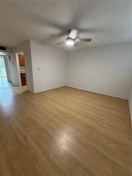 В аренду: $1,600 (1 спален, 1 ванн, 685 Квадратных фут)