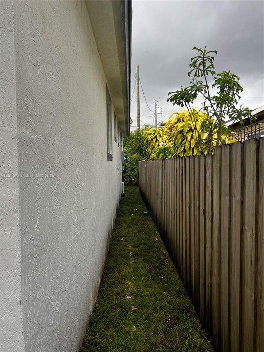 В аренду: $3,600 (4 спален, 2 ванн, 1421 Квадратных фут)