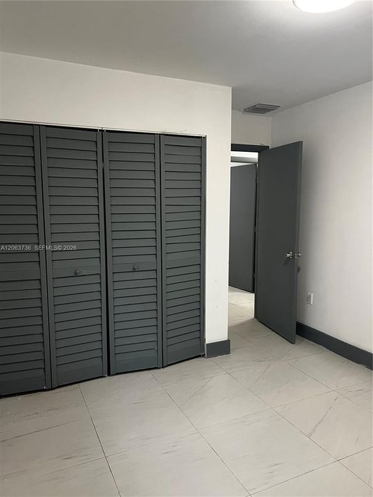 В аренду: $3,600 (4 спален, 2 ванн, 1421 Квадратных фут)