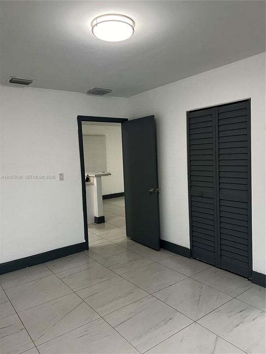 В аренду: $3,600 (4 спален, 2 ванн, 1421 Квадратных фут)