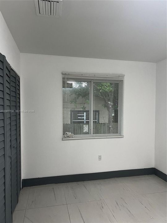В аренду: $3,600 (4 спален, 2 ванн, 1421 Квадратных фут)