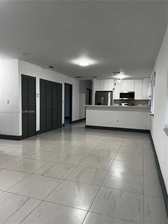 В аренду: $3,600 (4 спален, 2 ванн, 1421 Квадратных фут)