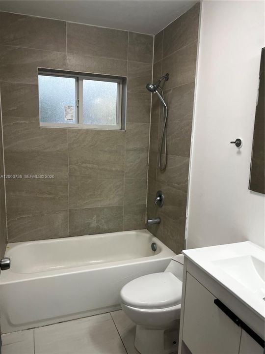 В аренду: $3,600 (4 спален, 2 ванн, 1421 Квадратных фут)