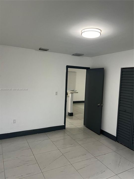 В аренду: $3,600 (4 спален, 2 ванн, 1421 Квадратных фут)
