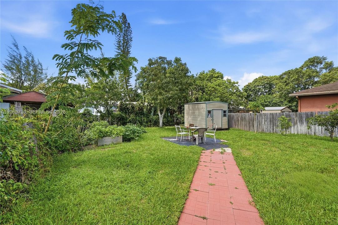На продажу: $425,000 (3 спален, 2 ванн, 1596 Квадратных фут)