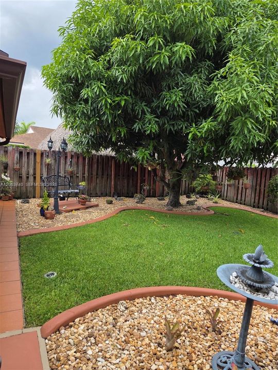 For Rent: $1,200 (1 beds, 1 baths, 1577 Square Feet)
