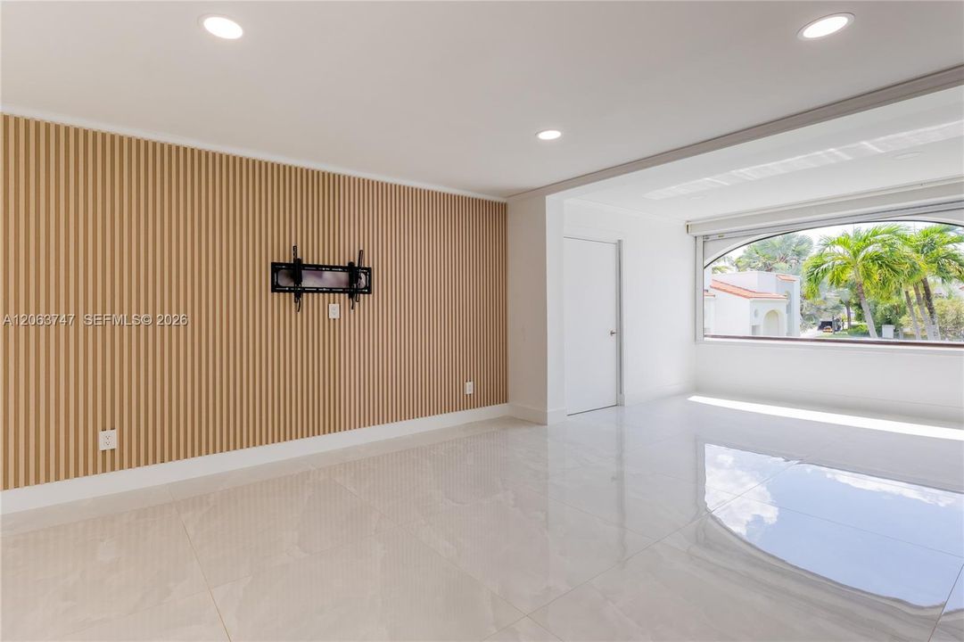 В аренду: $3,850 (3 спален, 2 ванн, 1143 Квадратных фут)