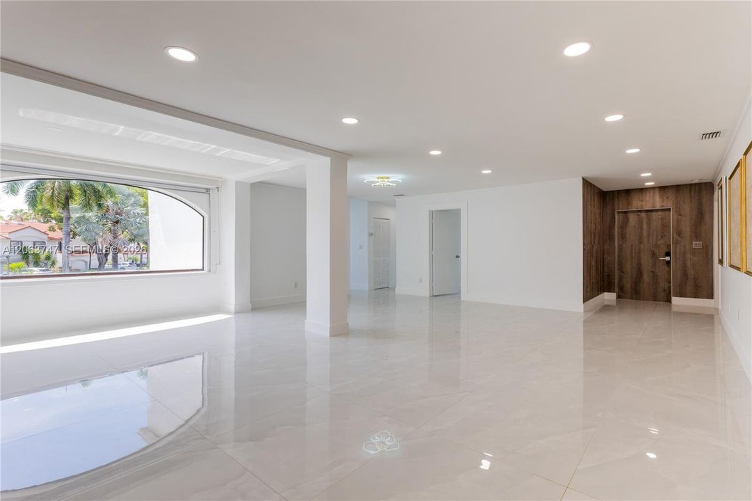 В аренду: $3,850 (3 спален, 2 ванн, 1143 Квадратных фут)
