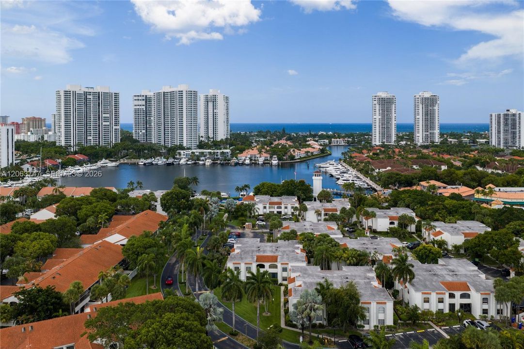 В аренду: $3,850 (3 спален, 2 ванн, 1143 Квадратных фут)