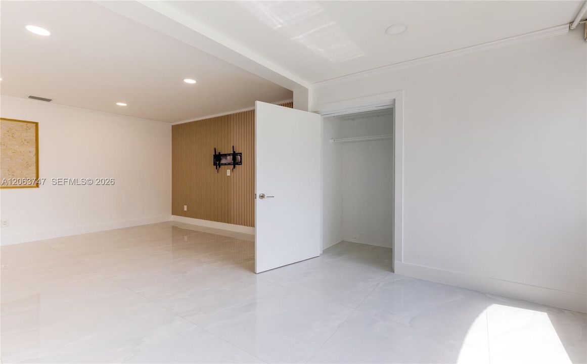 В аренду: $3,850 (3 спален, 2 ванн, 1143 Квадратных фут)