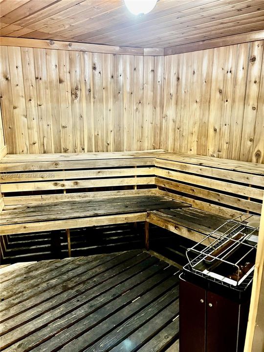На продажу: $164,900 (2 спален, 2 ванн, 975 Квадратных фут)