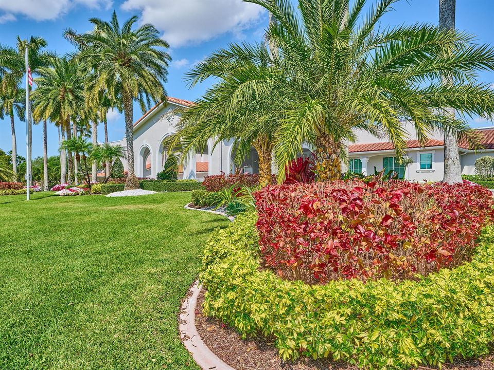 HUNTINGTON POINTE