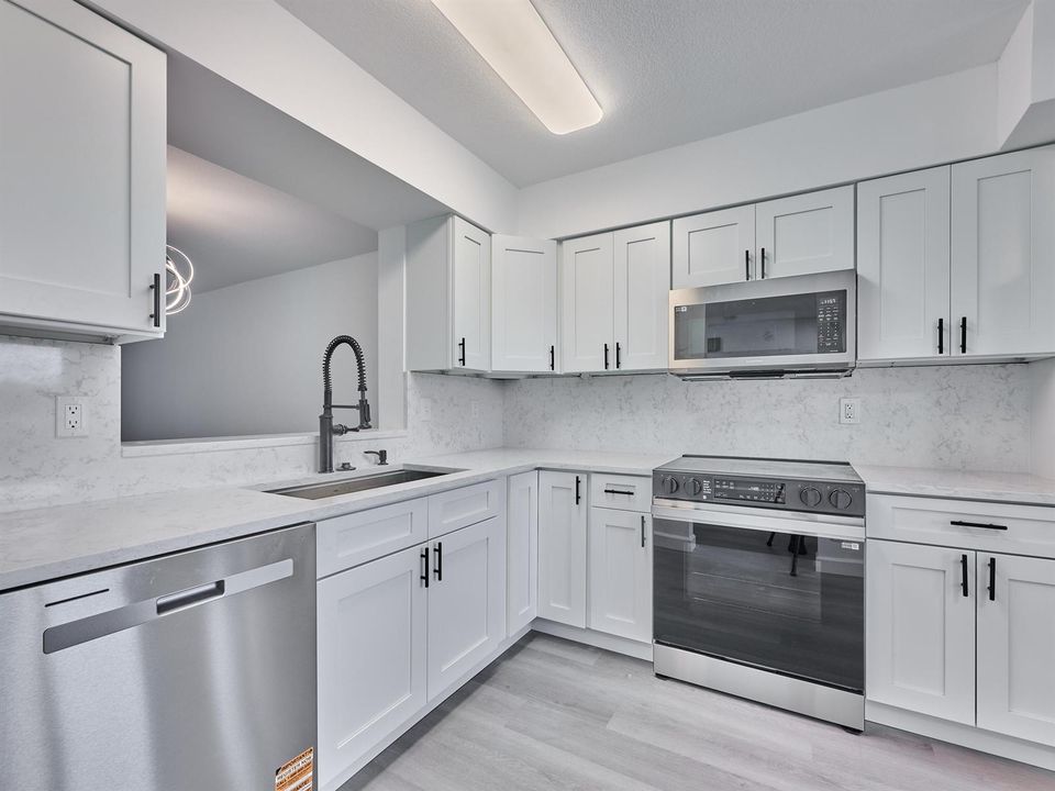 NEW KITCHEN