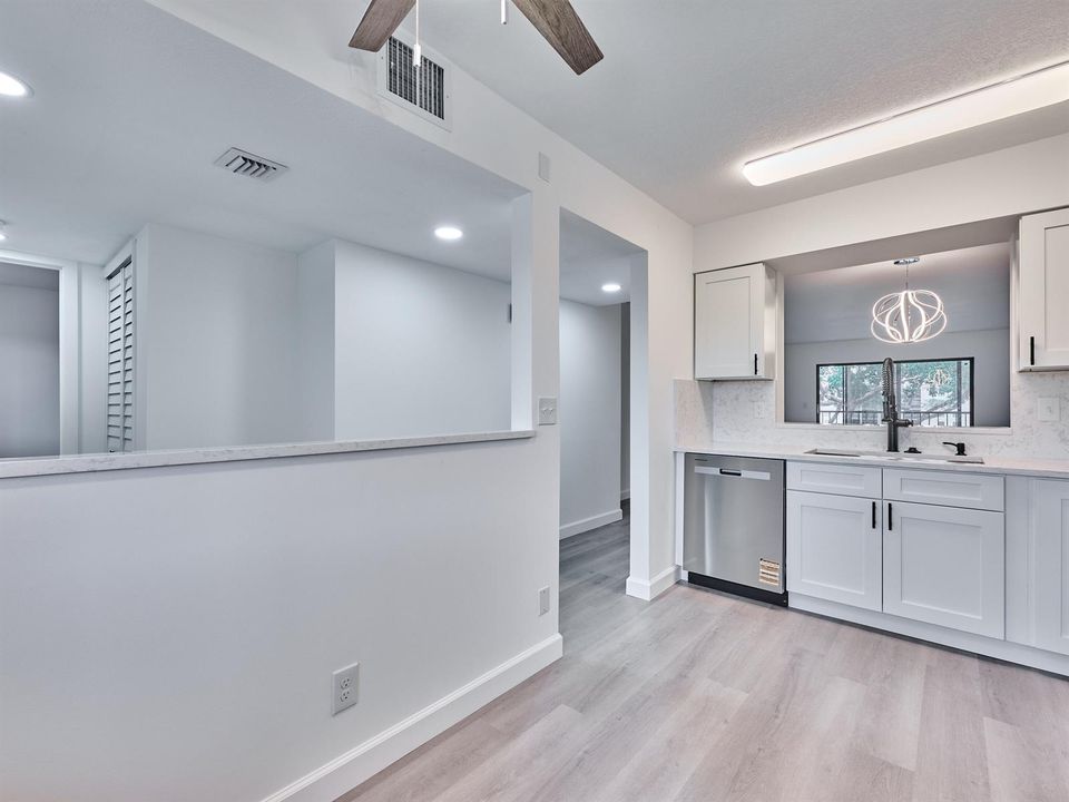OPEN KITCHEN