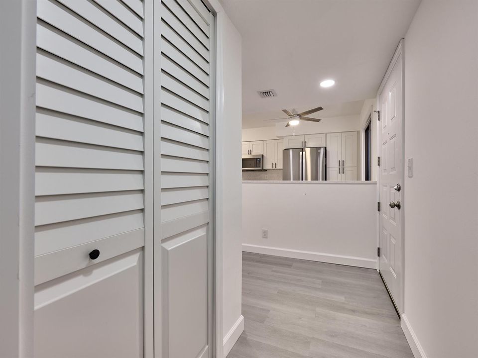 EXTRA CLOSETS