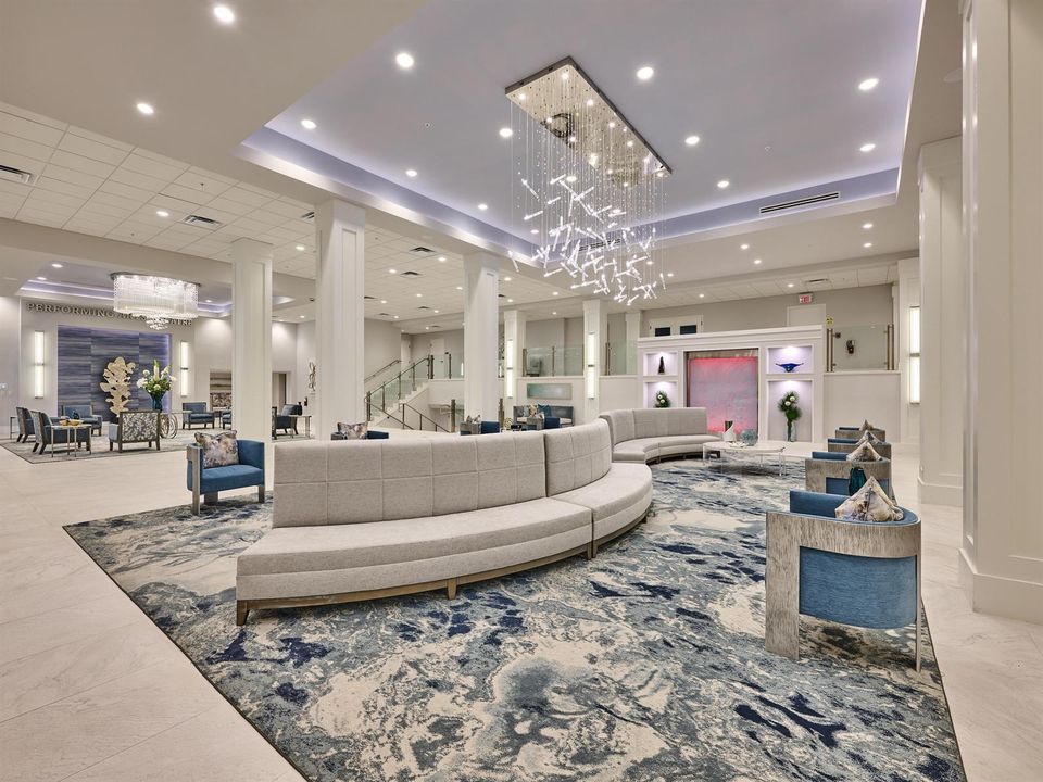 CLUB HOUSE