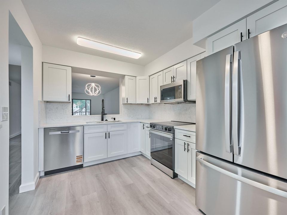 NEW KITCHEN & AOOLIANCES