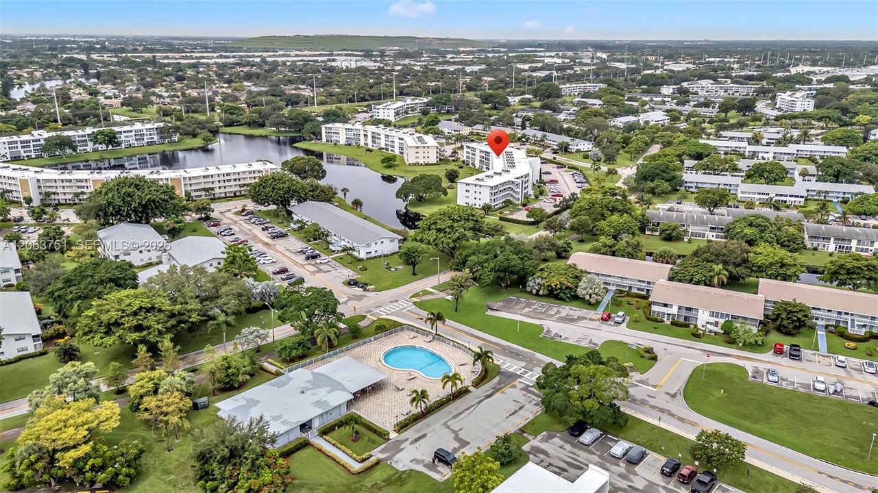 For Sale: $235,000 (2 beds, 2 baths, 1000 Square Feet)