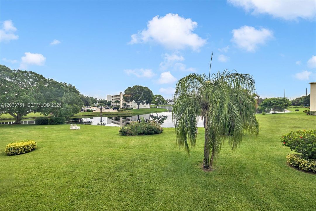 For Sale: $235,000 (2 beds, 2 baths, 1000 Square Feet)