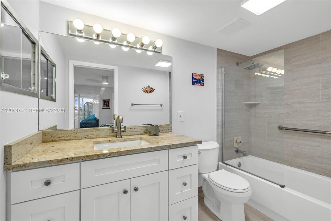 For Sale: $235,000 (2 beds, 2 baths, 1000 Square Feet)