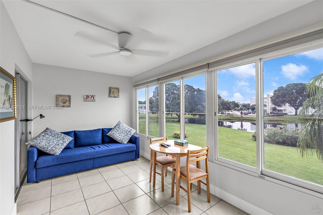 For Sale: $235,000 (2 beds, 2 baths, 1000 Square Feet)