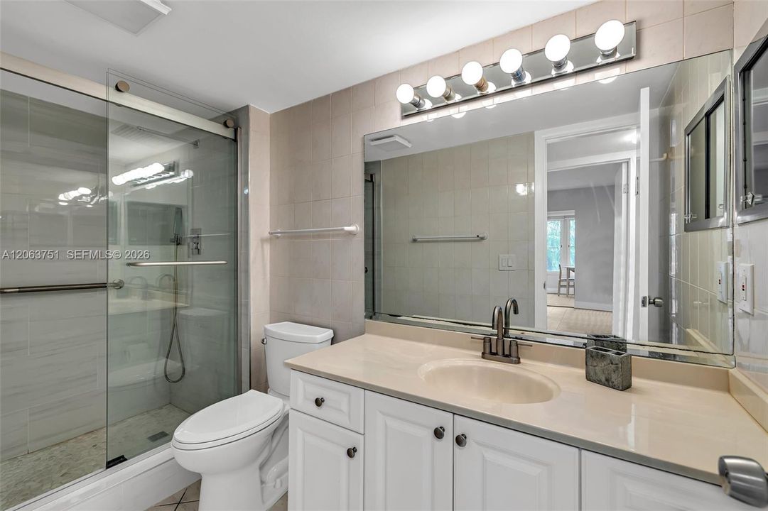 For Sale: $235,000 (2 beds, 2 baths, 1000 Square Feet)