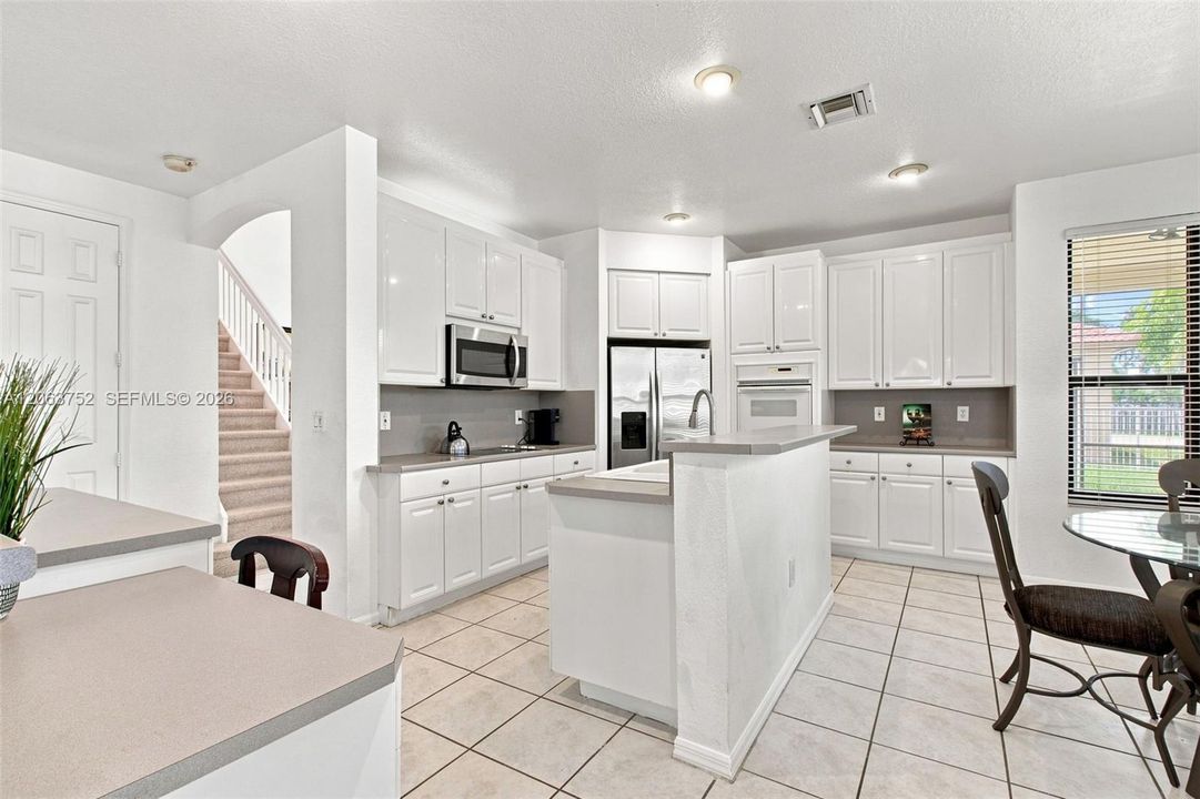 For Sale: $939,000 (5 beds, 3 baths, 3455 Square Feet)