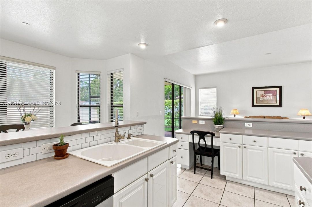 For Sale: $939,000 (5 beds, 3 baths, 3455 Square Feet)