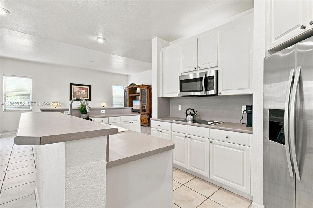 For Sale: $939,000 (5 beds, 3 baths, 3455 Square Feet)
