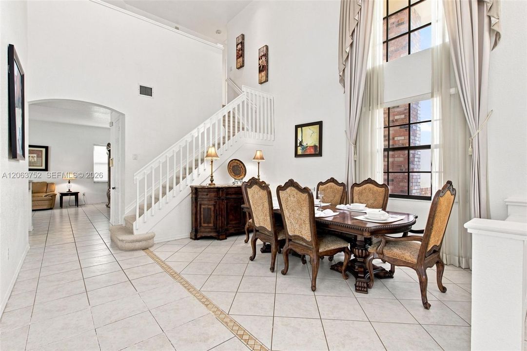 For Sale: $939,000 (5 beds, 3 baths, 3455 Square Feet)